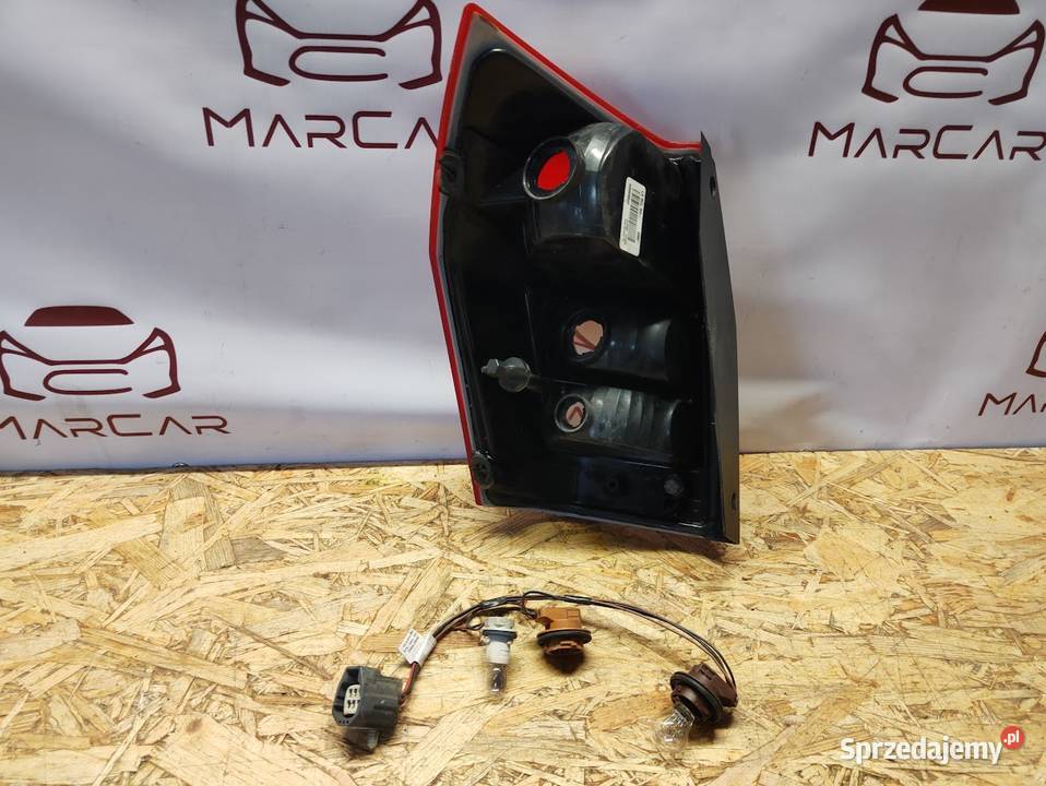 Lampa Prawy Tył Chrysler 300c Kombi 0510 Lampy tylne