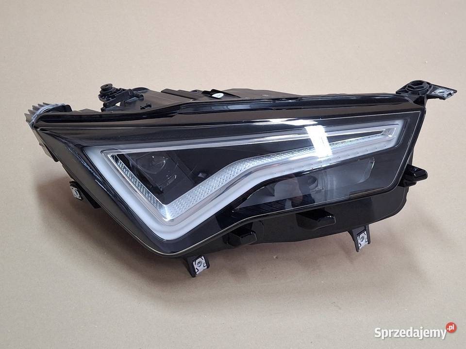 SEAT ATECA LIFT REFLEKTOR PRAWY FULL LED LAMPA Bieleń