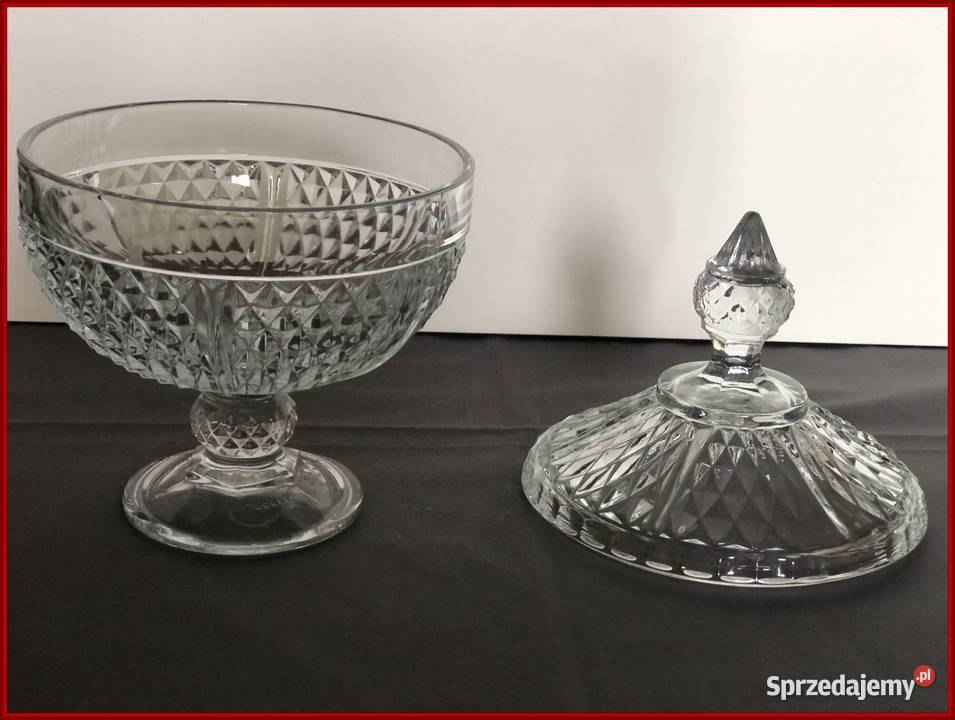 Sprzedam okrągłą SZKLANĄ PATERĘ na cukierki Staroźreby sprzedam