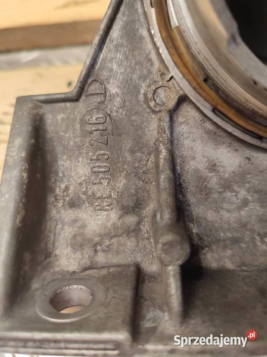 Podstawa filtra oleju John Deere RE505216