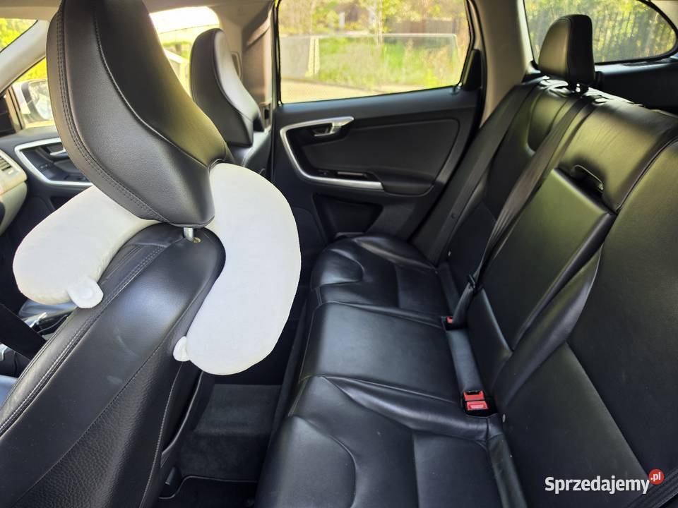 Volvo xc60 24d 4x4 144 przebieg 2400cm3 Warszawa sprzedam