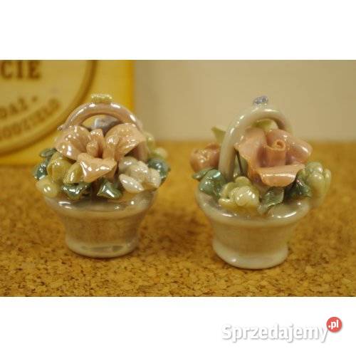 Miniaturowe koszyczki z kwiatami para figurek