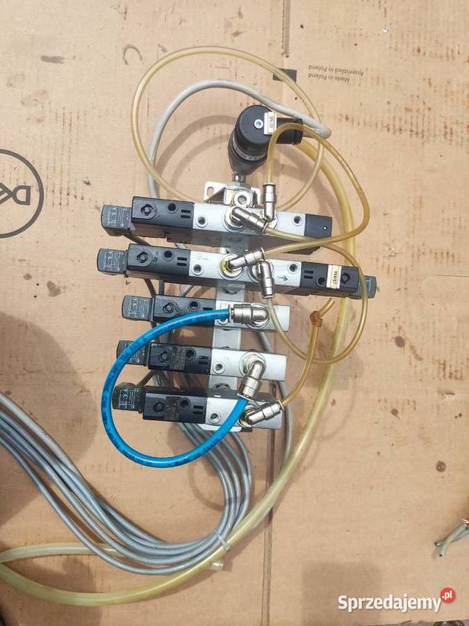 Wyspa zaworowa festo z elektrozaworami i Kotlin