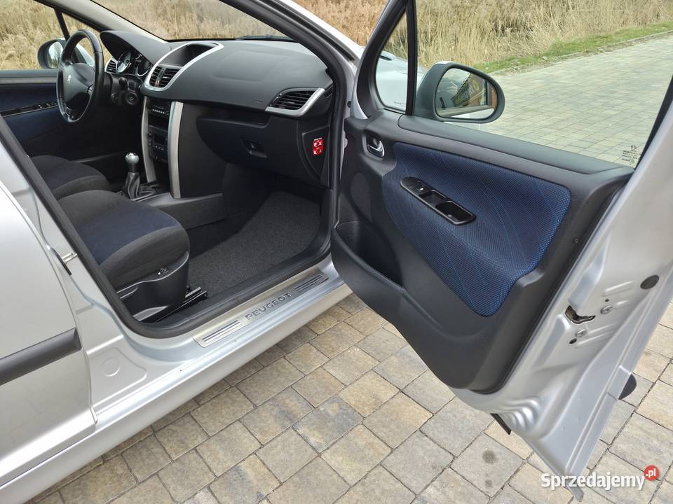 Peugeot 207 stanSprawna klimaSpalanie 4lIsofix Radomsko sprzedam