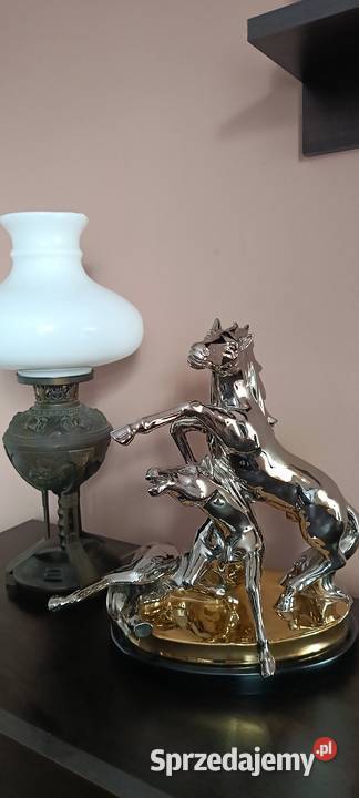 Figura porcelanowa koni Tarnów