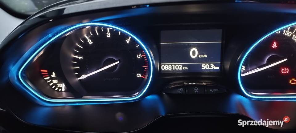 Peugeot 2008 16 bluehdi 2017 compas mały Sieradz