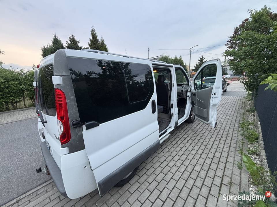 Renault Trafic 2013 9 osób hak ważne PT i OC Wągrowiec