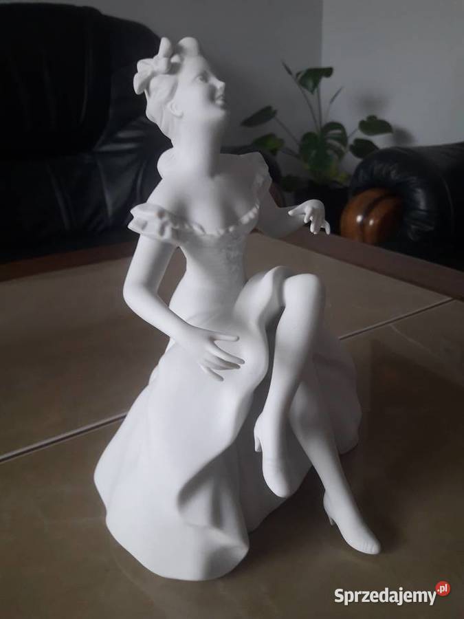 Figurka porcelanowa Dama w krynolinie Wallendorf Janów Lubelski