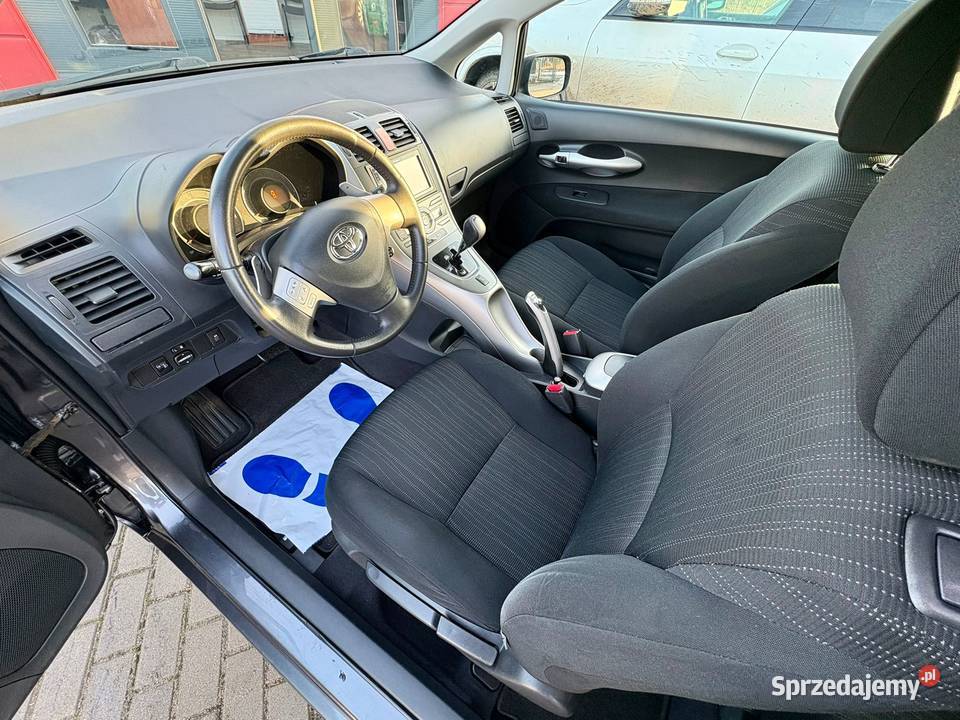 Toyota Auris 16 benzyna Automat Klima super stan Rok produkcji 2007 Motoryzacja Lębork