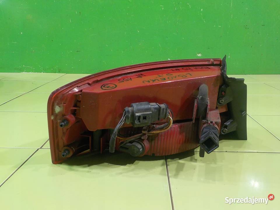 AUDI A5 8T 20 TFSI 10r CABRIO 2D lampa prawa tyl Suków