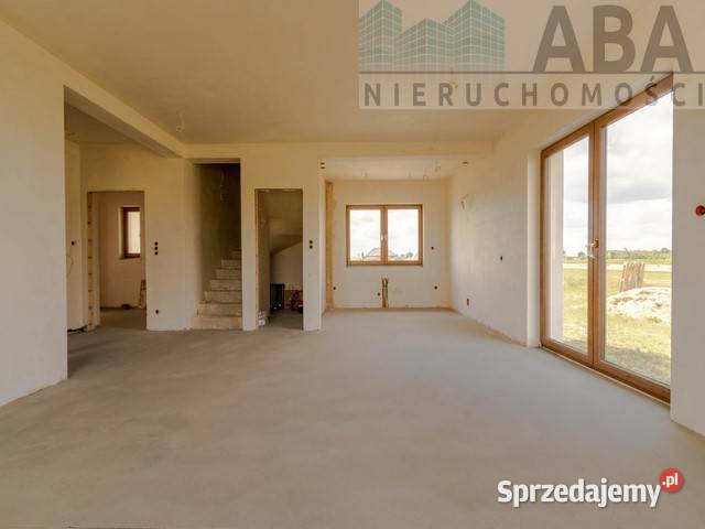 Przestronny budynek mieszkalny z garażem w 4703zł/m2 Rychwał
