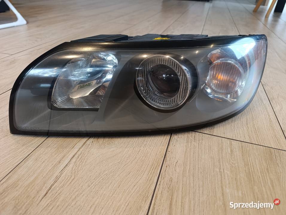 Lampa przednia lewa Volvo V50