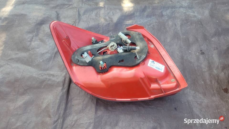 TOYOTA AURIS E15 LIFT 10 LAMPA TYLNA PRAWA śląskie Ruda Śląska
