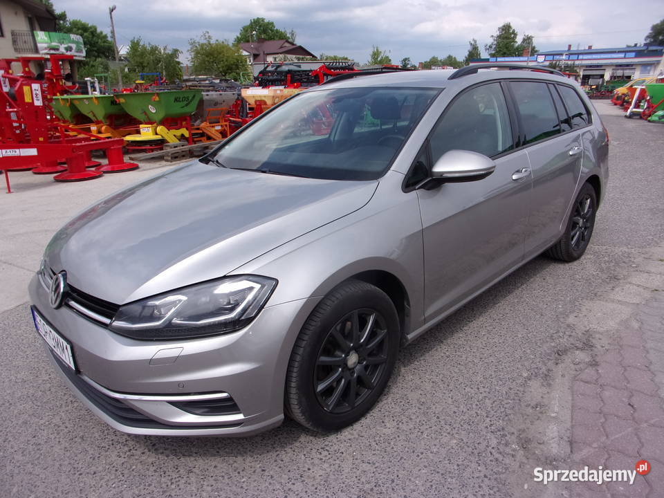Samochód osobowy Volkswagen GOLF VII Kombi w autoalarm Opoczno