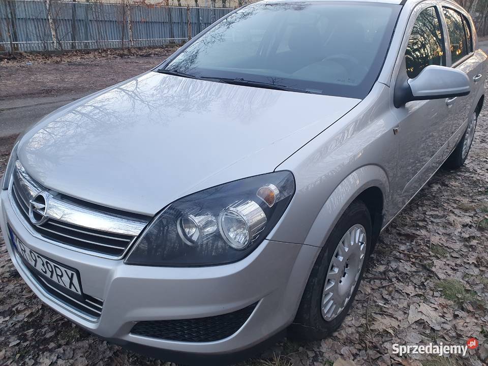 OPEL ASTRA 16 EcoTec 2011 150 Krajowy Stan Astra śląskie Katowice