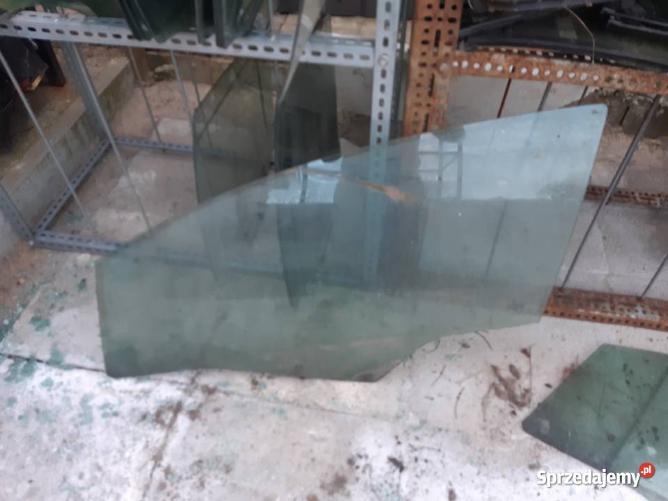 Citroen C4 3 drzwi szyba z drzwi Lewa