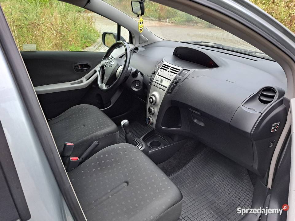 Toyota Yaris II 13 VVTi 87 Klima 5 drzwi PDC