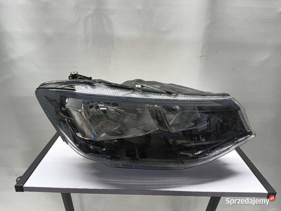 LAMPA PRZÓD PRZEDNIA PRAWA VW CADDY 4 2K8941C06