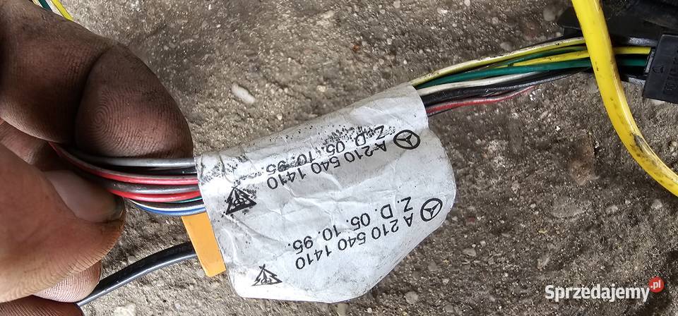 Wiązka drzwi lewy przód mercedes w210 2105401410 Rok produkcji 1995 Zbąszyń
