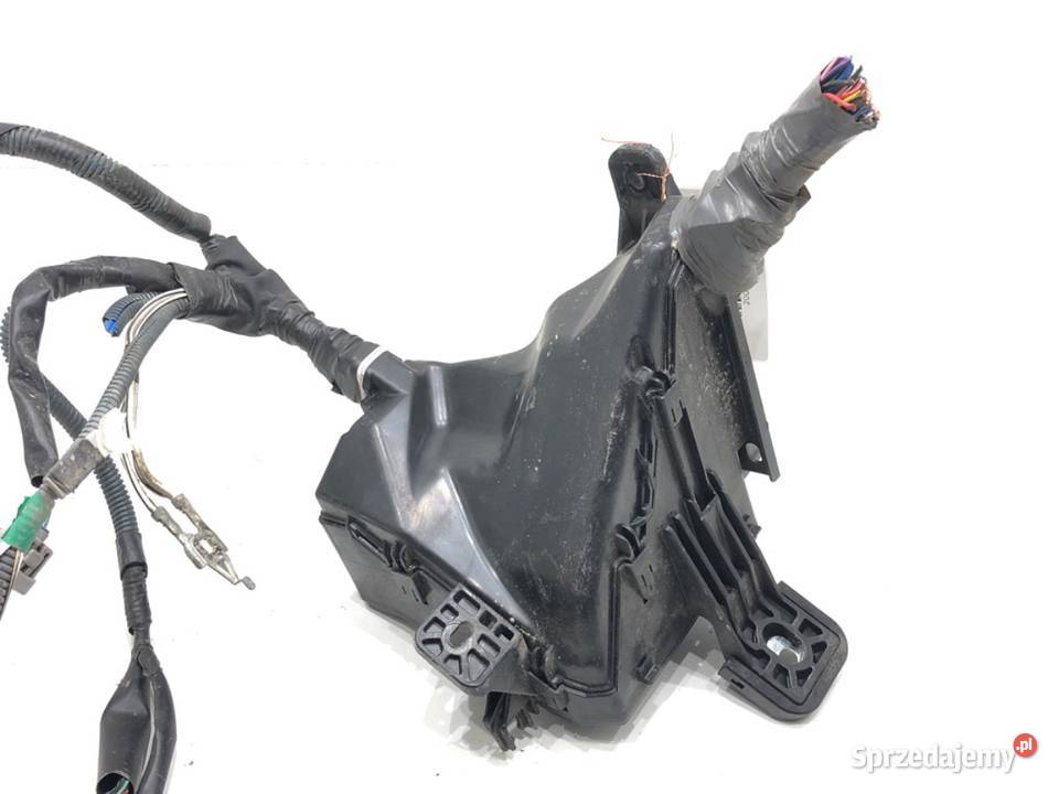 SKRZYNKA BEZPIECZNIKÓW TOYOTA YARIS III podkarpackie sprzedam