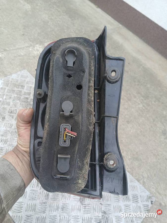 Lampa prawa tył tylna Nissan Micra k12 III EU osobowe Radłów