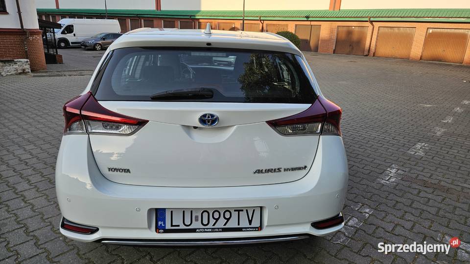 Toyota Auris II lift 2015r Hybryda Auris Lublin