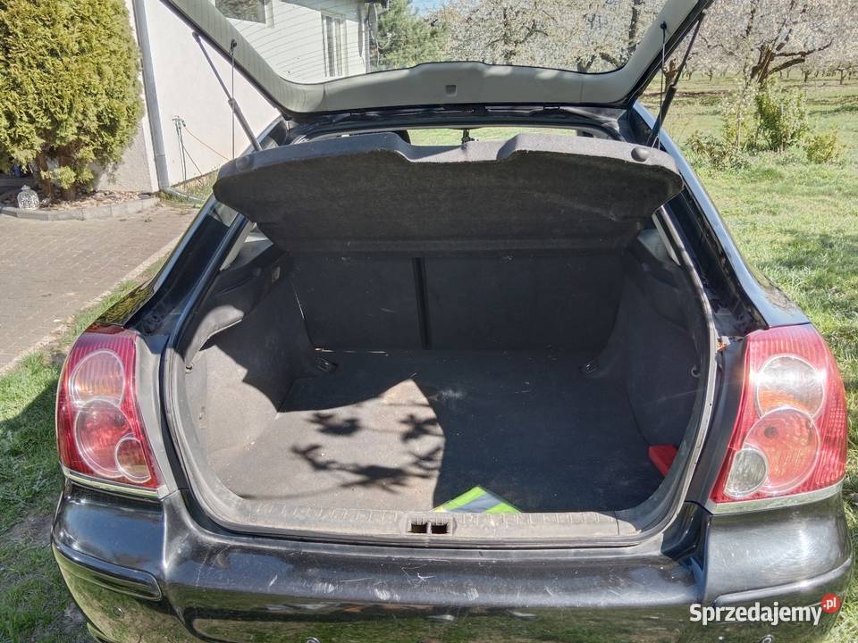Toyota Avensis Grabówno
