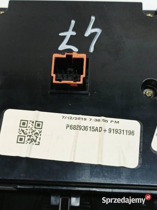 PANEL NAWIEWU P68293615AD Dodge Charger VII 2011