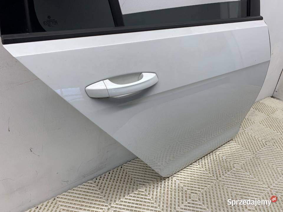 DRZWI PRAWY TYŁ VW GOLF VII Kombi Pure White osobowe sprzedam