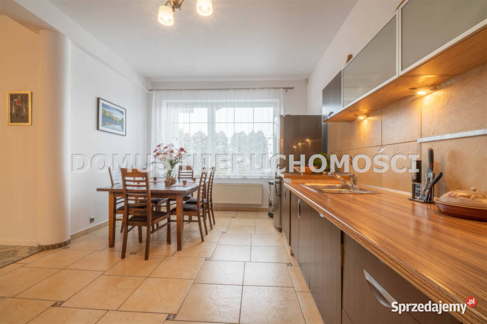 Dom wolnostojący Brzeziny 1641m2 sprzedam