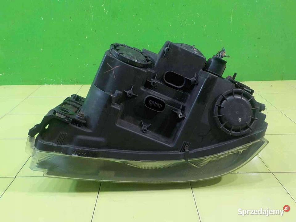 RANGE ROVER SPORT I 05r XENON lampa prawa przod Suków sprzedam