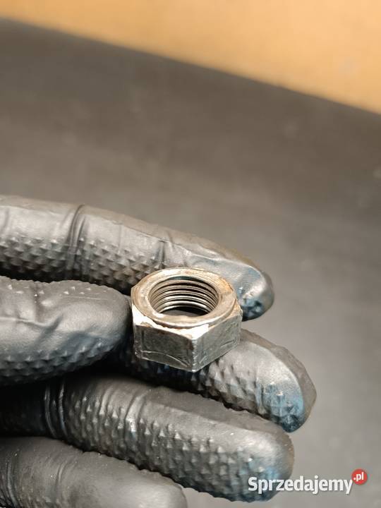 Nakrętka oś wahacza szpilka śruba części Yamaha Ośki Gołaczewy