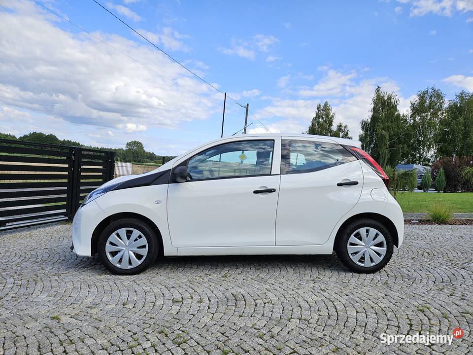 TOYOTA AYGO SalonPL 1WŁ 2020 10 LPG 72 160919 garażowany Sieradz