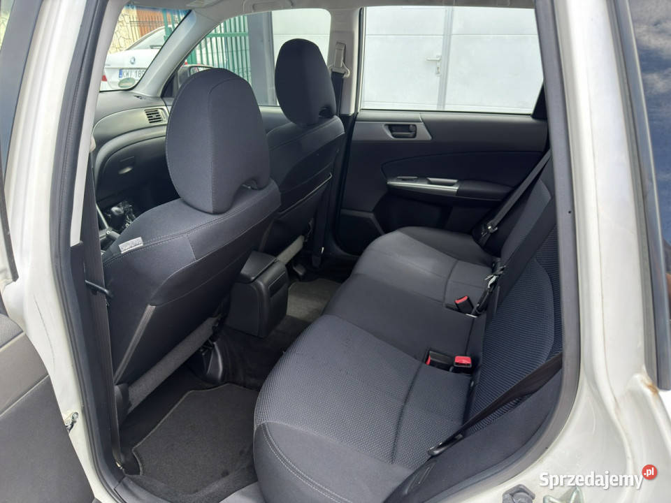 Subaru Forester RatyZamiana Gwarancja benzyna gniazdo USB Gdów
