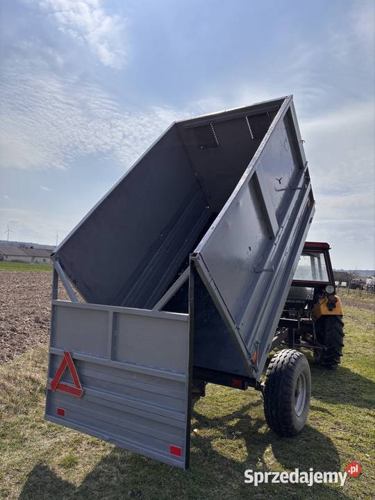 Wywrota przyczepa jednoosiową Maszyny rolnicze Agatówka