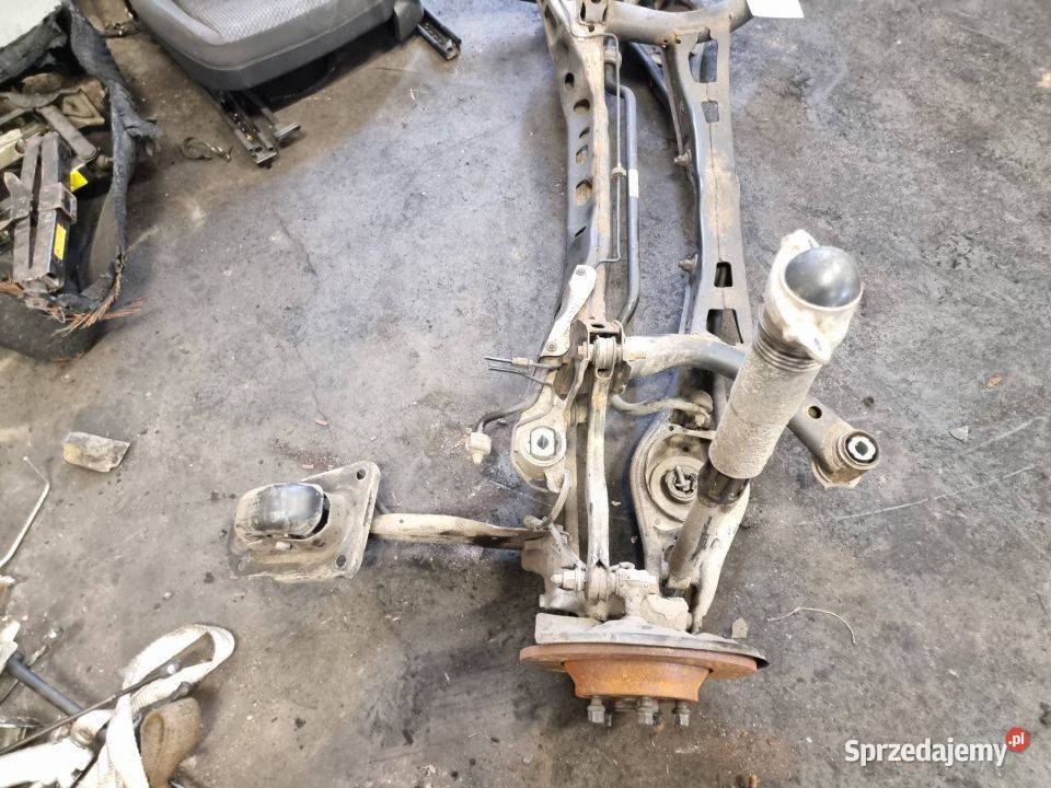 BELKA SANKI TYŁ VOLKSWAGEN PASSAT B8 KOMBI Lipno