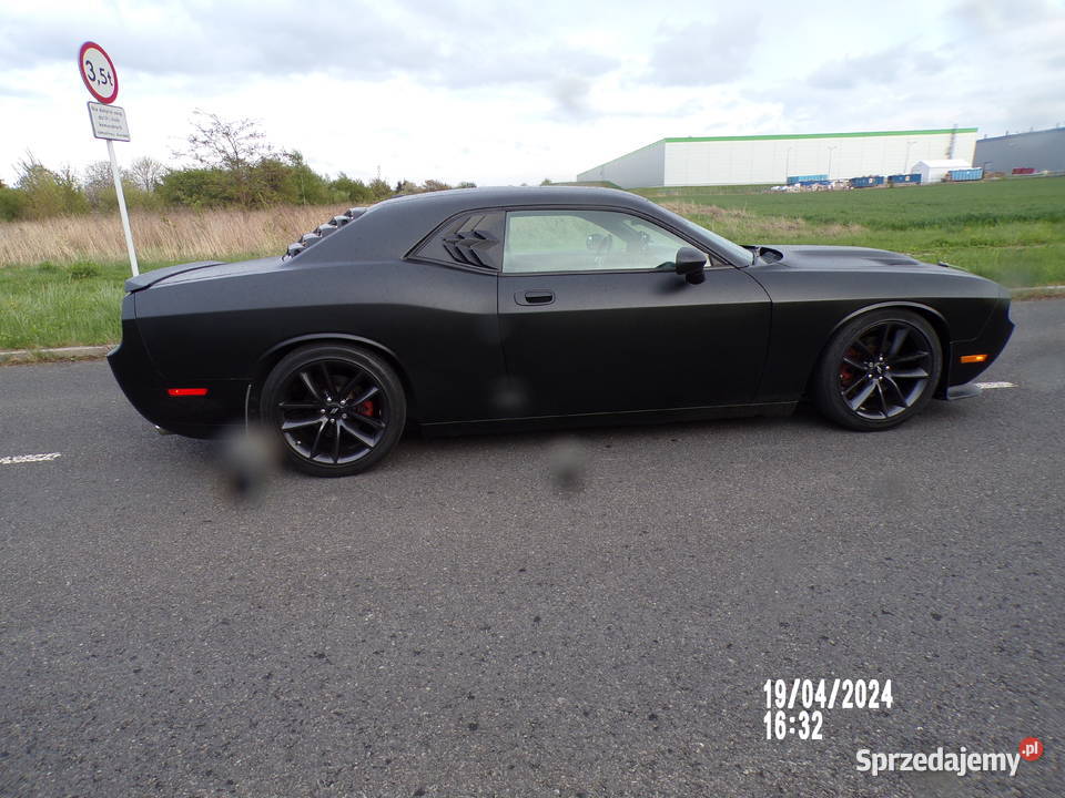 Dodge Challenger Czarny Mat Hemi 57 Lublin Rok produkcji 2008