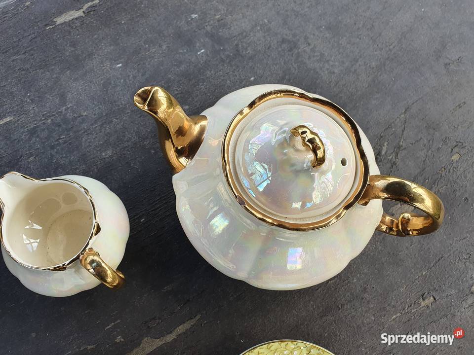 Porcelana filiżanki dzbanek i mlecznik Myszków sprzedam