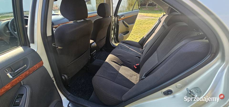 Toyota Avensis T25 sedan 18 Benzyna 2004 immobilizer Mietków