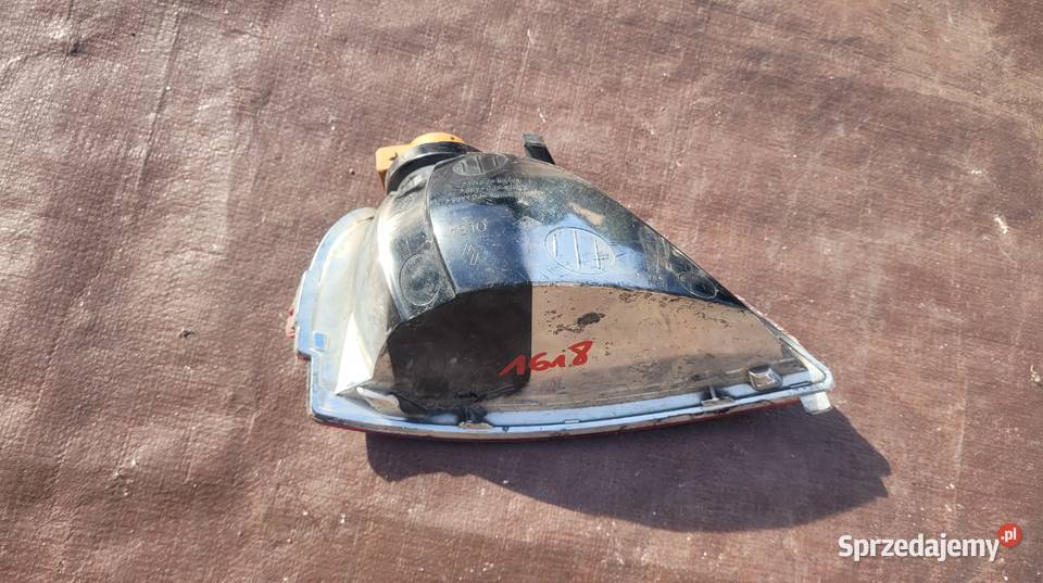 LAMPA LEWA TYLNA PRZECIWMGIELNA RENAULT CAPTUR śląskie Ruda Śląska