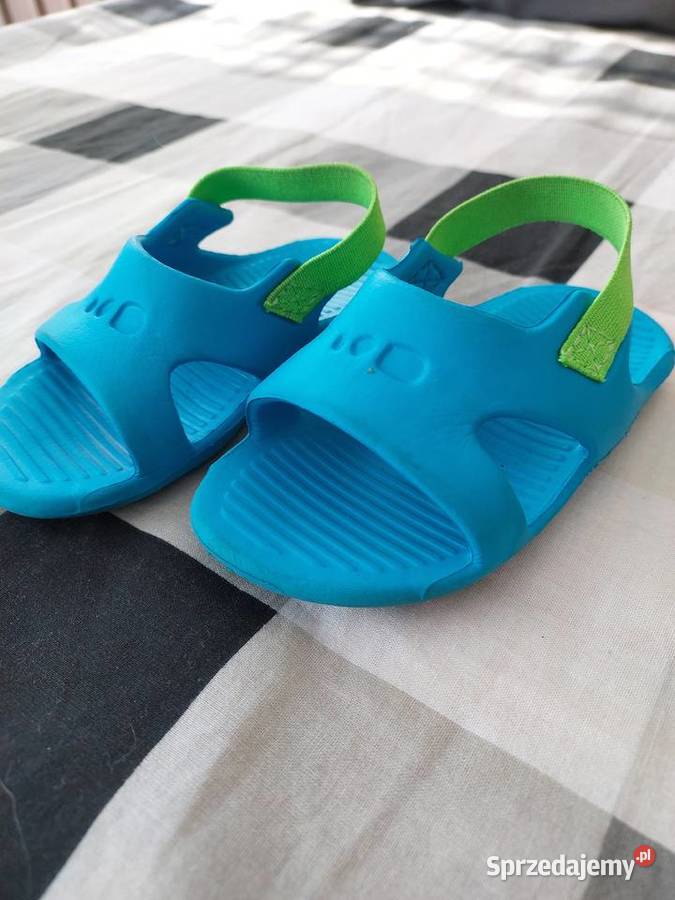 sandały Marvel 20 i klapki Decathlon 1920 2pary