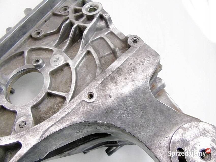 ŁAPA WSPORNIK POMPY WTRYSKOWEJ SILNIKA 20 D JTD Części samochodowe Sosnowiec