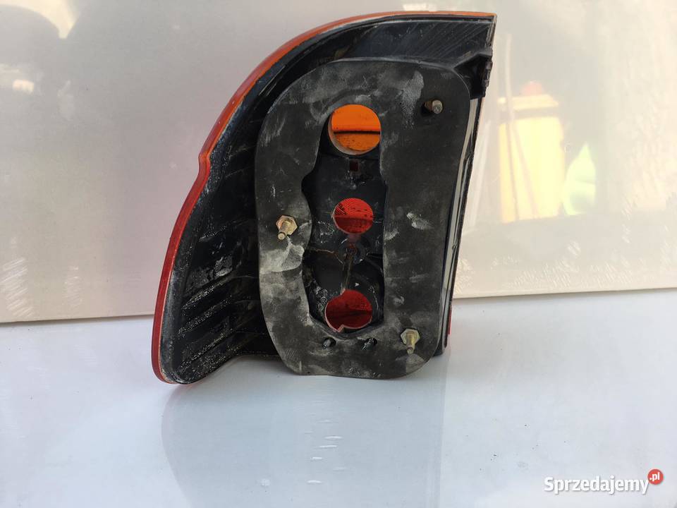 BMW E39 PRAWA LAMPA TYŁ KOMBI Ostroróg