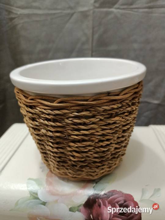 Dekoracja ogrodu doniczka osłonka wiklina beżowy lubelskie Zamość