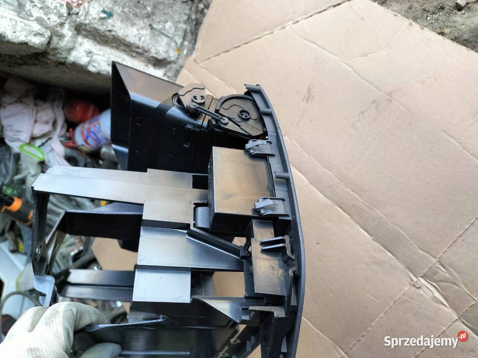FORD FOCUS C MK1 RAMKA RADIA ŚRODKOWA KRATKA Kamień-Kolonia