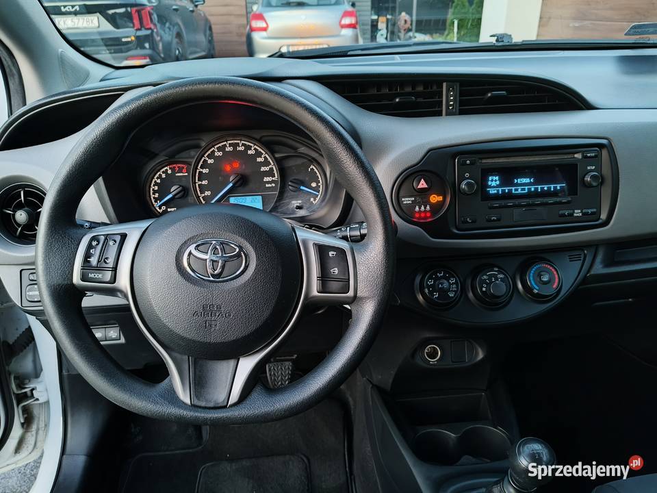 Toyota Yaris 15111 Salon Polskaserwis 4/5