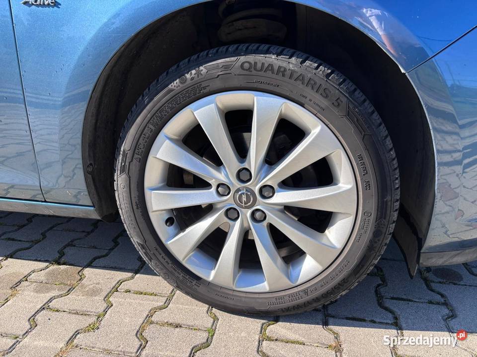 Opel Astra J Sports Tourer 14 Turbo 140 Iwkowa