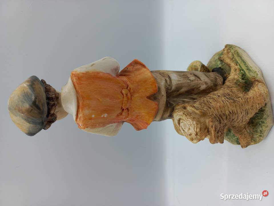 Kolekcjonerska figurka chłopiec z kotkiem The Inowrocław