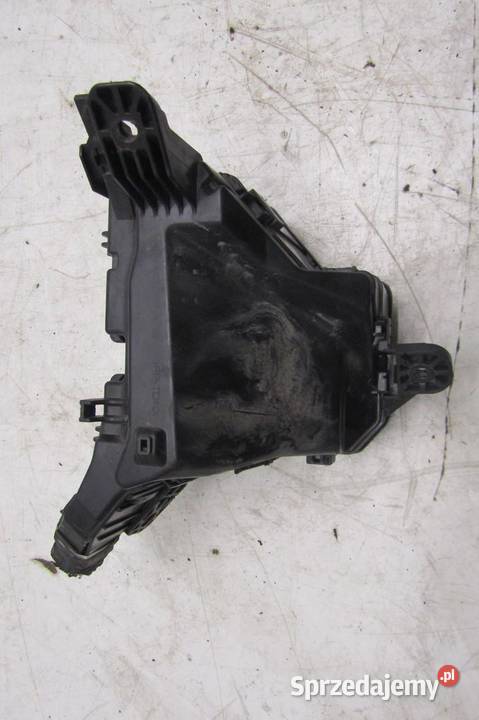 SKRZYNKA BEZPIECZNIKÓW 13 VVTi TOYOTA YARIS III osobowe