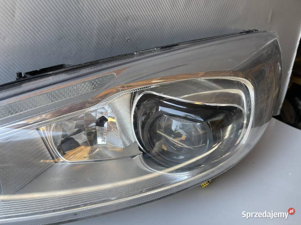 FORD FOCUS MK3 PRAWA LAMPA BIXENON SKRĘTNY Ostroróg sprzedam